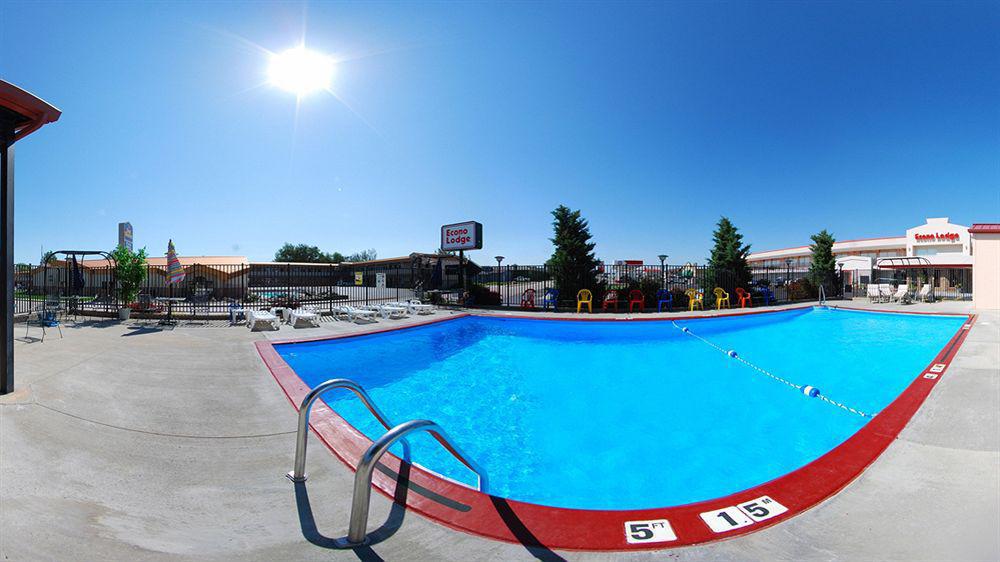 Econo Lodge Wall Luaran gambar