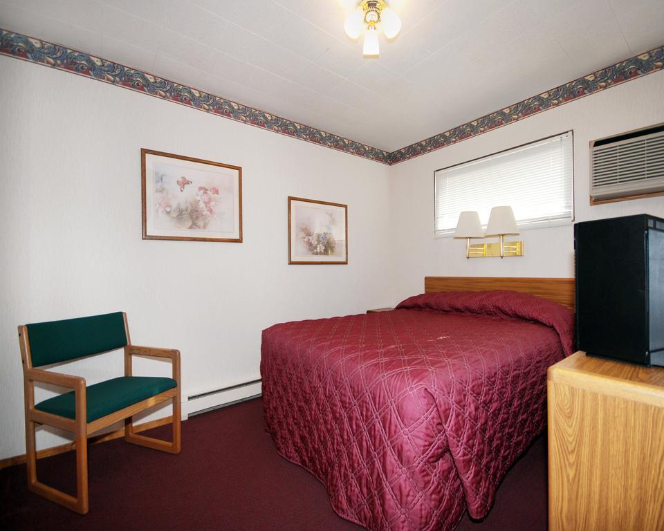 Econo Lodge Wall Bilik gambar