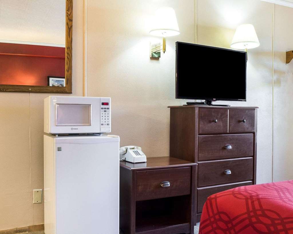 Econo Lodge Wall Bilik gambar