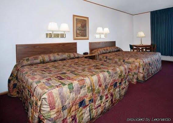 Econo Lodge Wall Luaran gambar